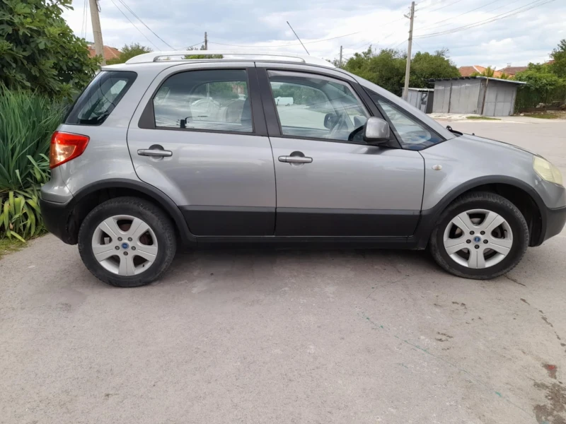 Fiat Sedici 1.9, снимка 4 - Автомобили и джипове - 47903706