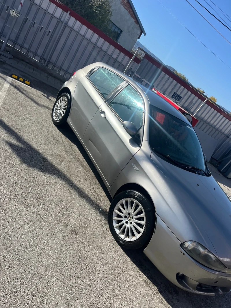 Alfa Romeo 147 1.9, снимка 12 - Автомобили и джипове - 47959103