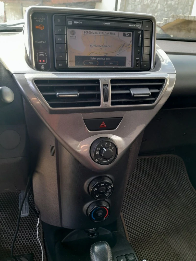 Toyota IQ, снимка 9 - Автомобили и джипове - 48318331