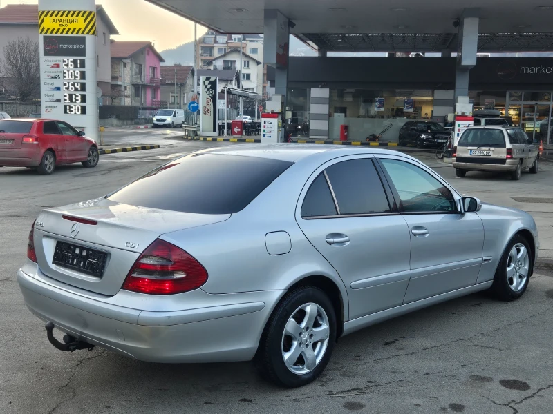 Mercedes-Benz E 220, снимка 4 - Автомобили и джипове - 48865121