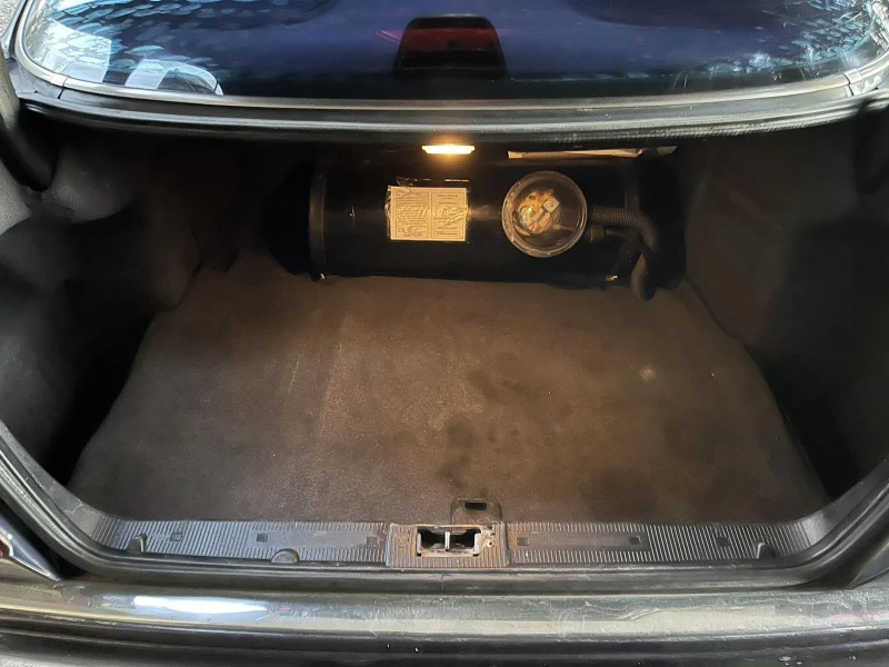 Mercedes-Benz E 200, снимка 7 - Автомобили и джипове - 52593773