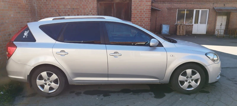 Kia Ceed 1.6 Бензин/Газ facelift, снимка 4 - Автомобили и джипове - 49422665