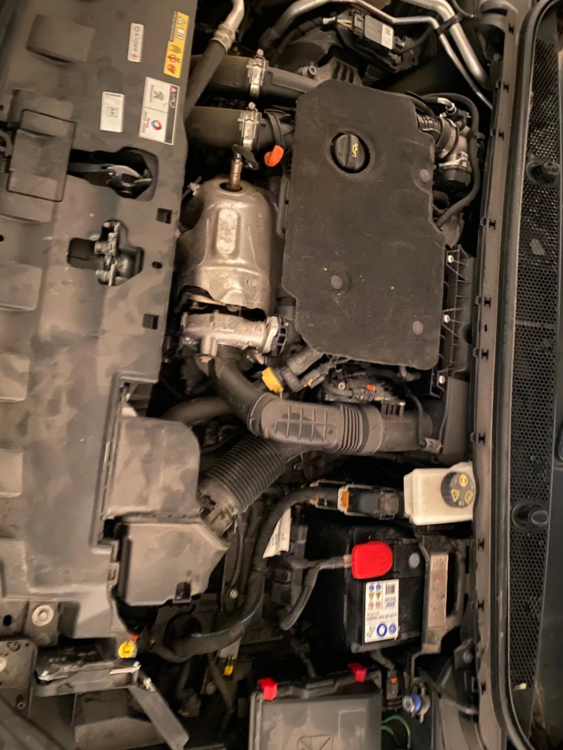 Peugeot 308 1.5HDI 40хил км!, снимка 16 - Автомобили и джипове - 51065478