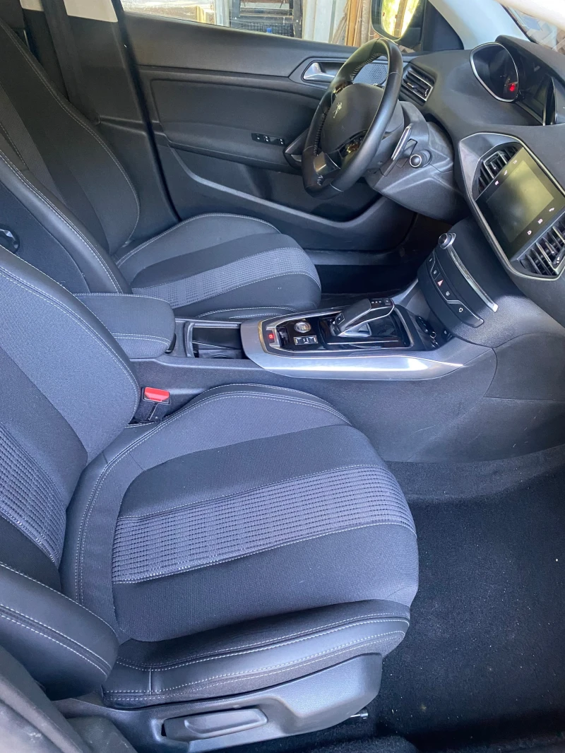 Peugeot 308 1.5HDI 40хил км!, снимка 10 - Автомобили и джипове - 51065478