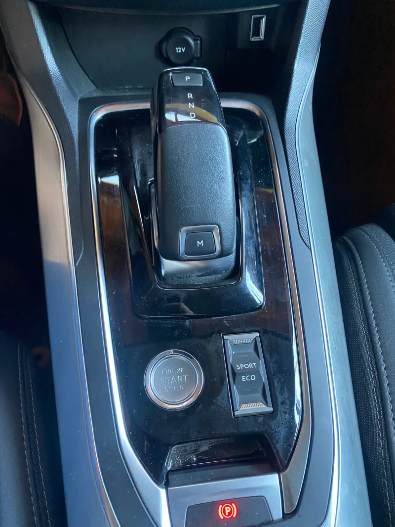 Peugeot 308 1.5HDI 40хил км!, снимка 12 - Автомобили и джипове - 51065478