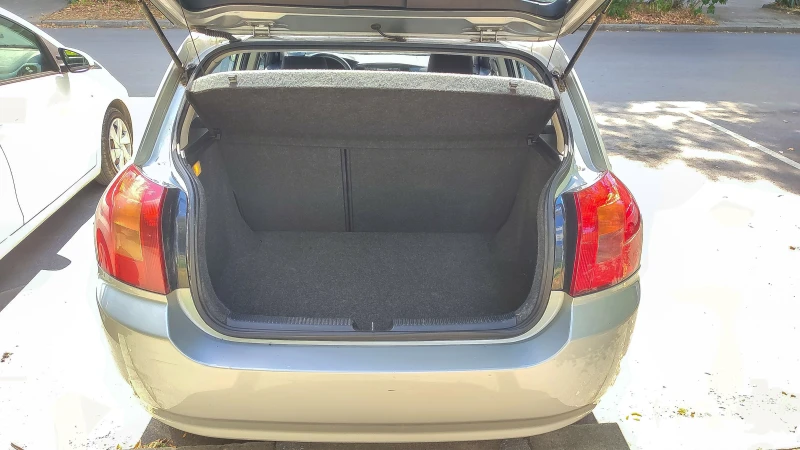 Toyota Corolla 2.0 , снимка 8 - Автомобили и джипове - 51496456