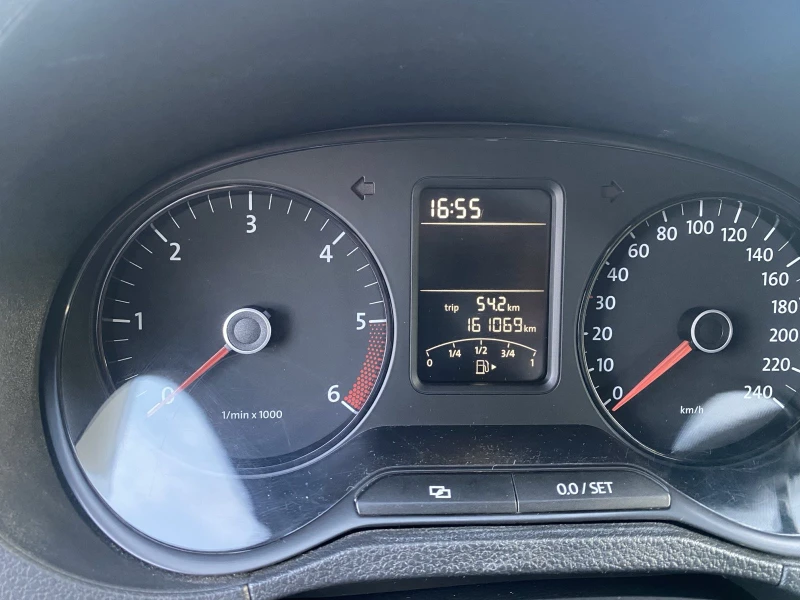 VW Polo 1.6 tdi 90hp, снимка 10 - Автомобили и джипове - 52265001