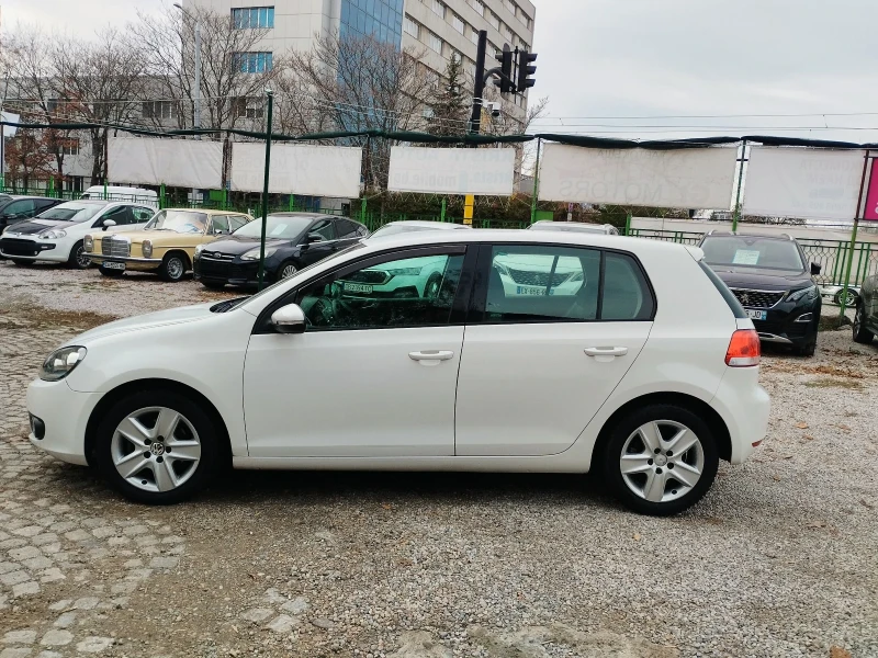 VW Golf 1.6TDI 105kc, снимка 7 - Автомобили и джипове - 52395653
