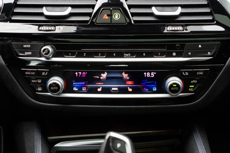 BMW 530 xDrive Sedan* AWD* АвтоКредит* (ЦЕНА ДО БГ), снимка 15 - Автомобили и джипове - 52751474