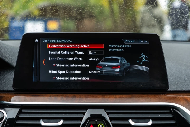 BMW 530 xDrive Sedan* AWD* АвтоКредит* (ЦЕНА ДО БГ), снимка 14 - Автомобили и джипове - 52751474