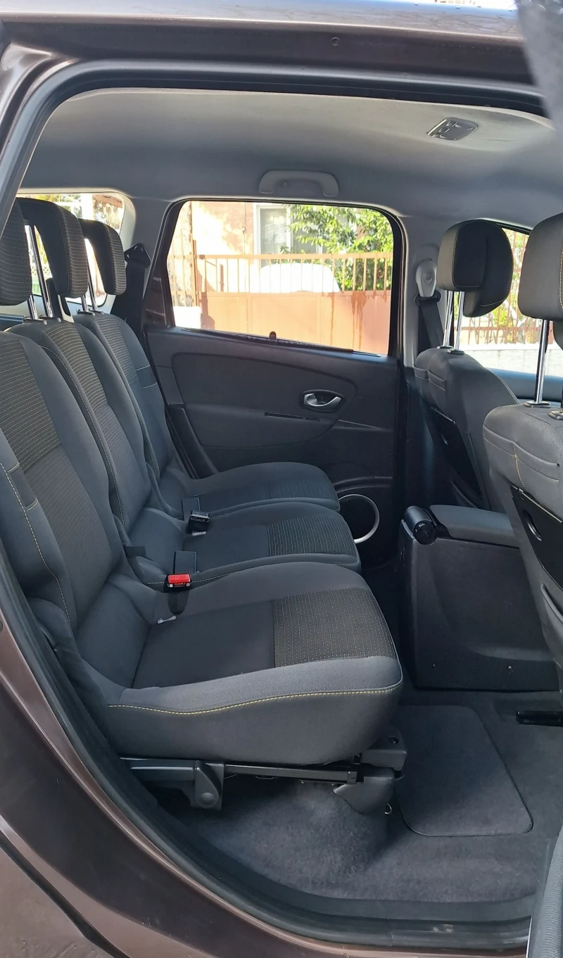 Renault Grand scenic 1.9dCi 7 местен 6 скорости 130кс Теглич Парктроник, снимка 8 - Автомобили и джипове - 53360830