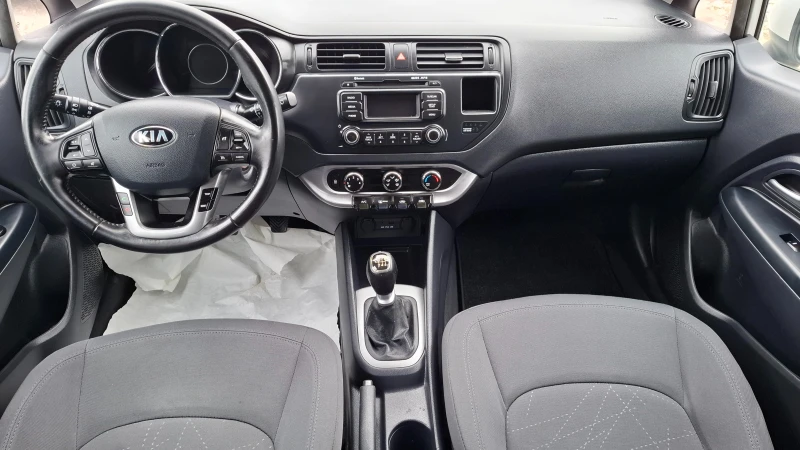 Kia Rio 1.1 CRDI, снимка 8 - Автомобили и джипове - 53480576