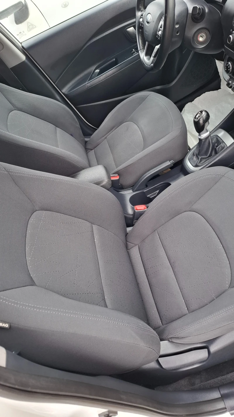 Kia Rio 1.1 CRDI, снимка 11 - Автомобили и джипове - 53480576