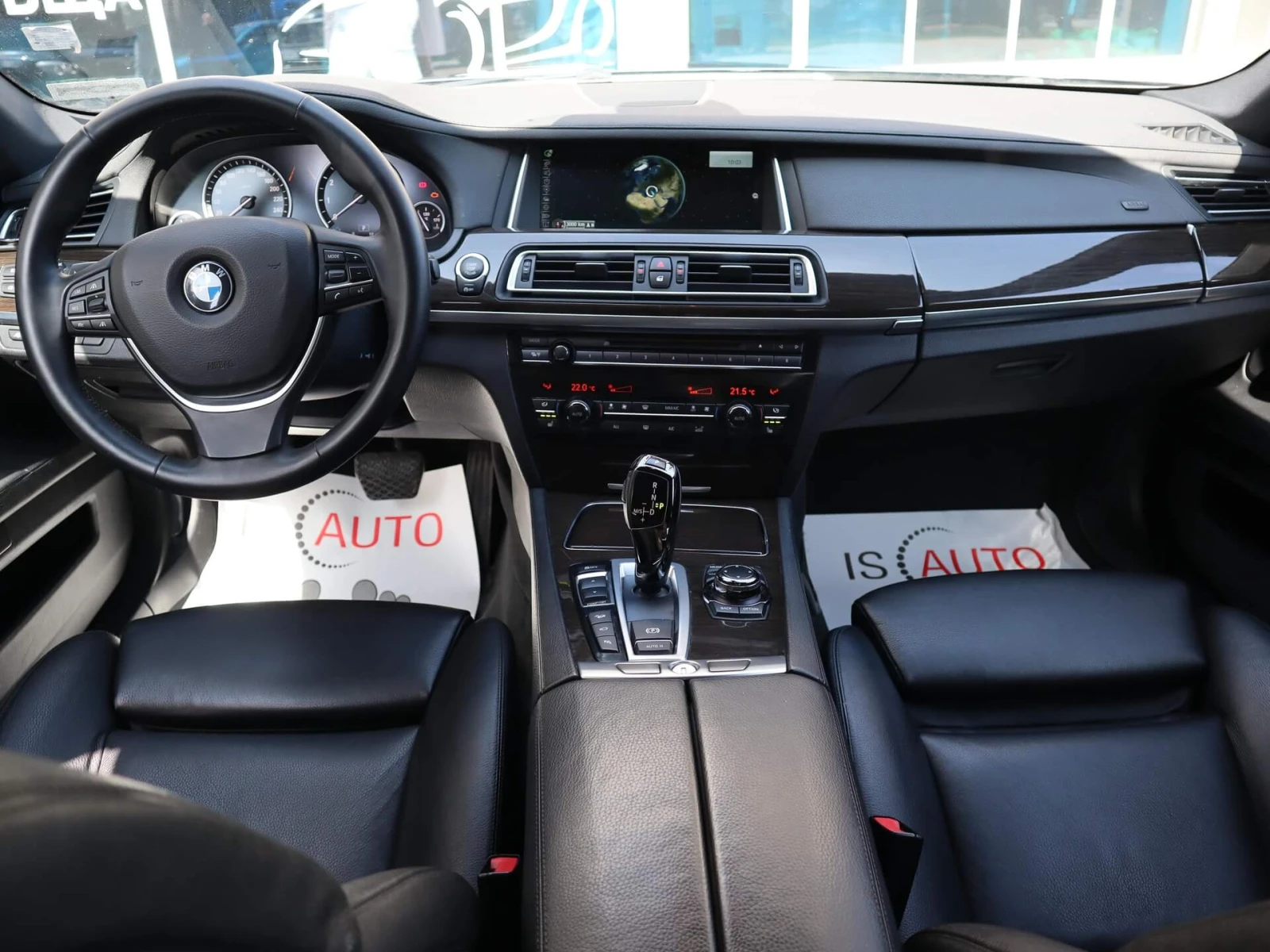 BMW 750 IL/xDrive/Камера/Шибедах/HuD/Distronic - изображение 10