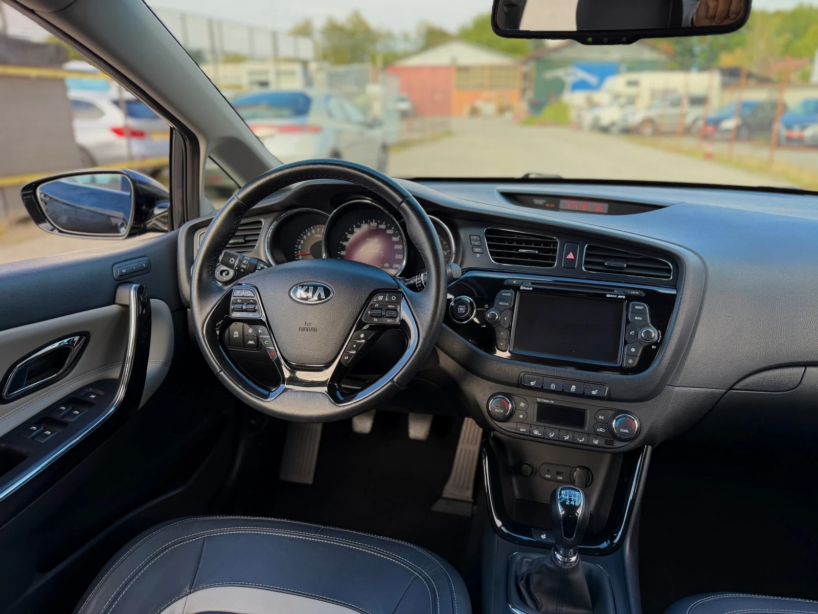 Kia Ceed 1.6i Premium keyless Кожа Нави 157хил Км  - изображение 10