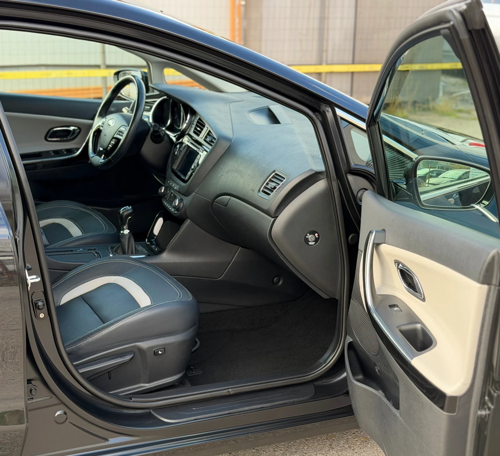 Kia Ceed 1.6i Premium keyless Кожа Нави 157хил Км  - изображение 8