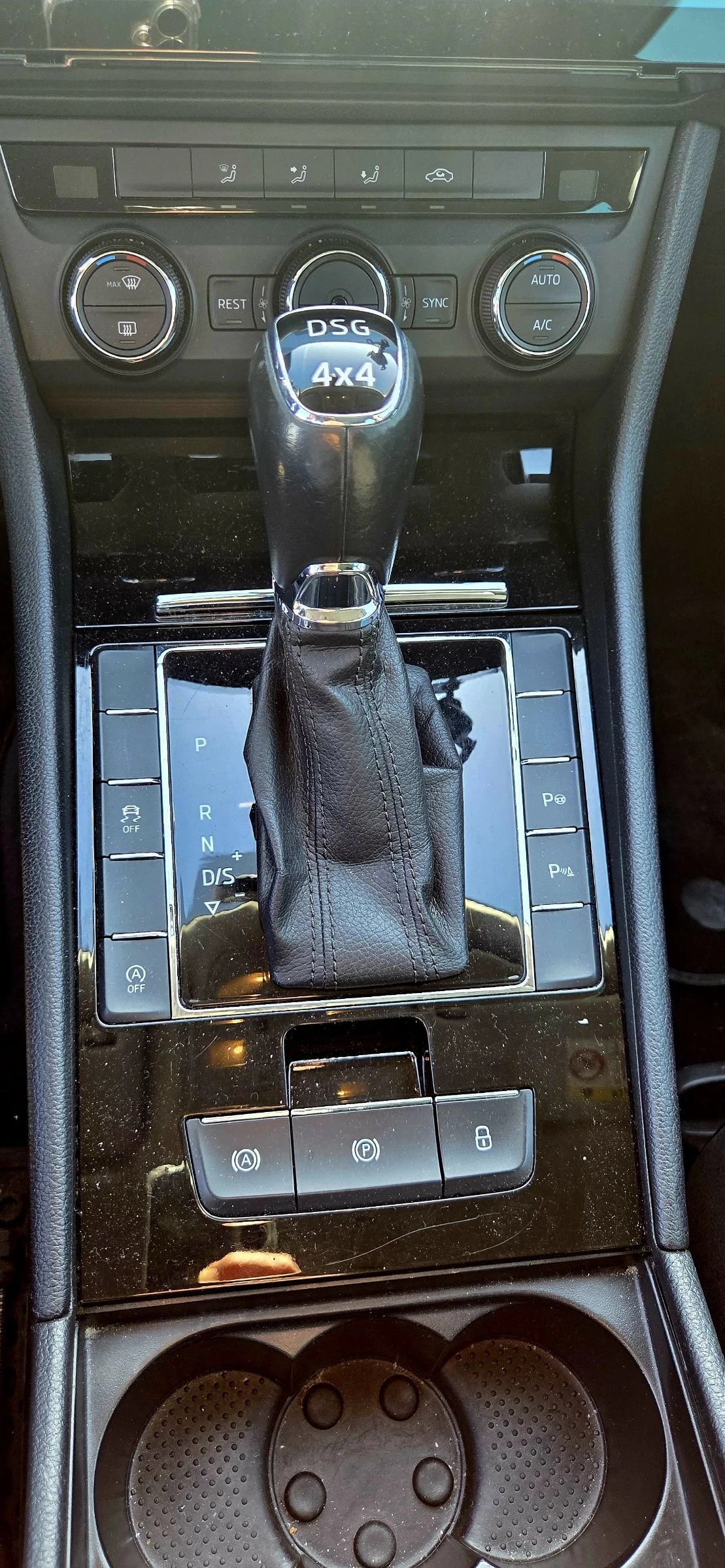 Skoda Superb Комби, 4x4, снимка 12 - Автомобили и джипове - 53532145