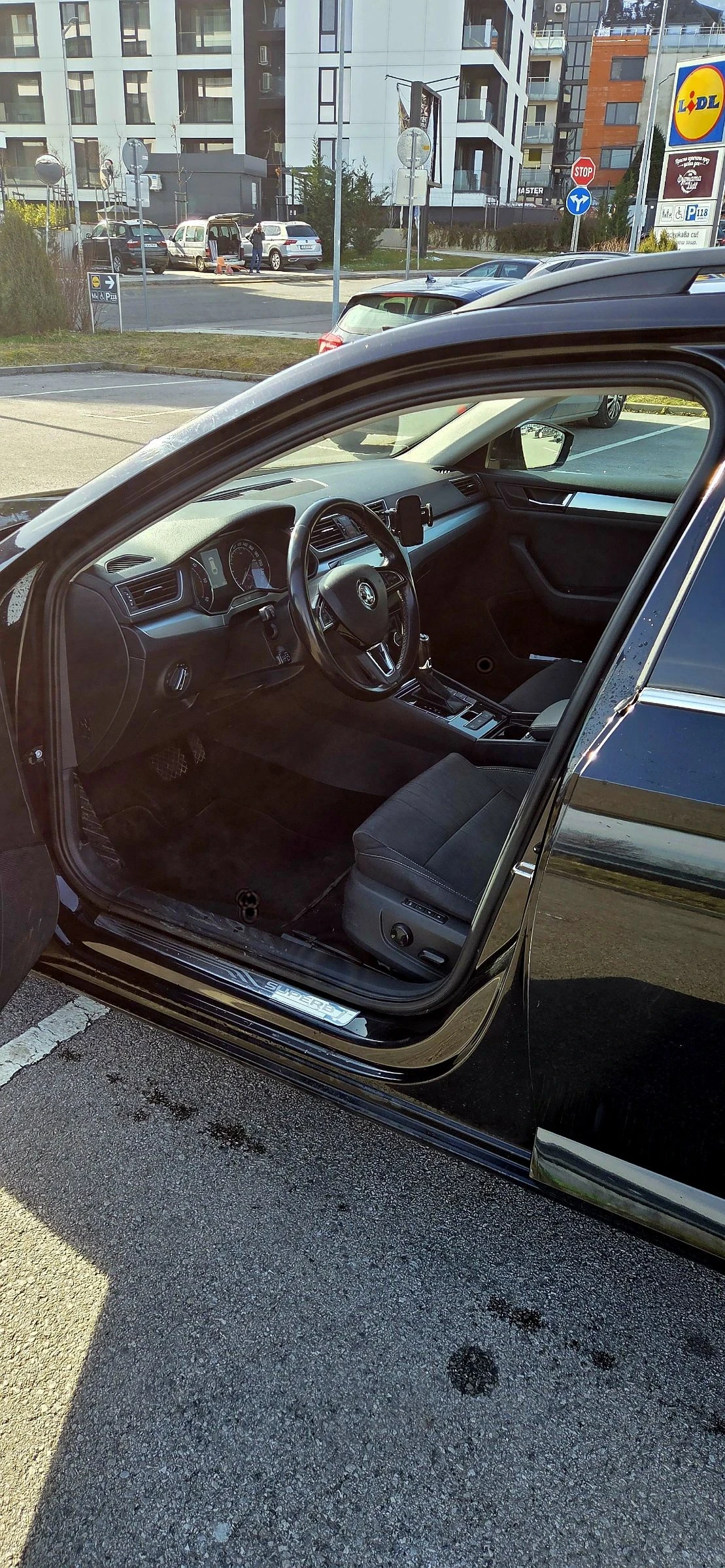 Skoda Superb Комби, 4x4, снимка 8 - Автомобили и джипове - 53532145