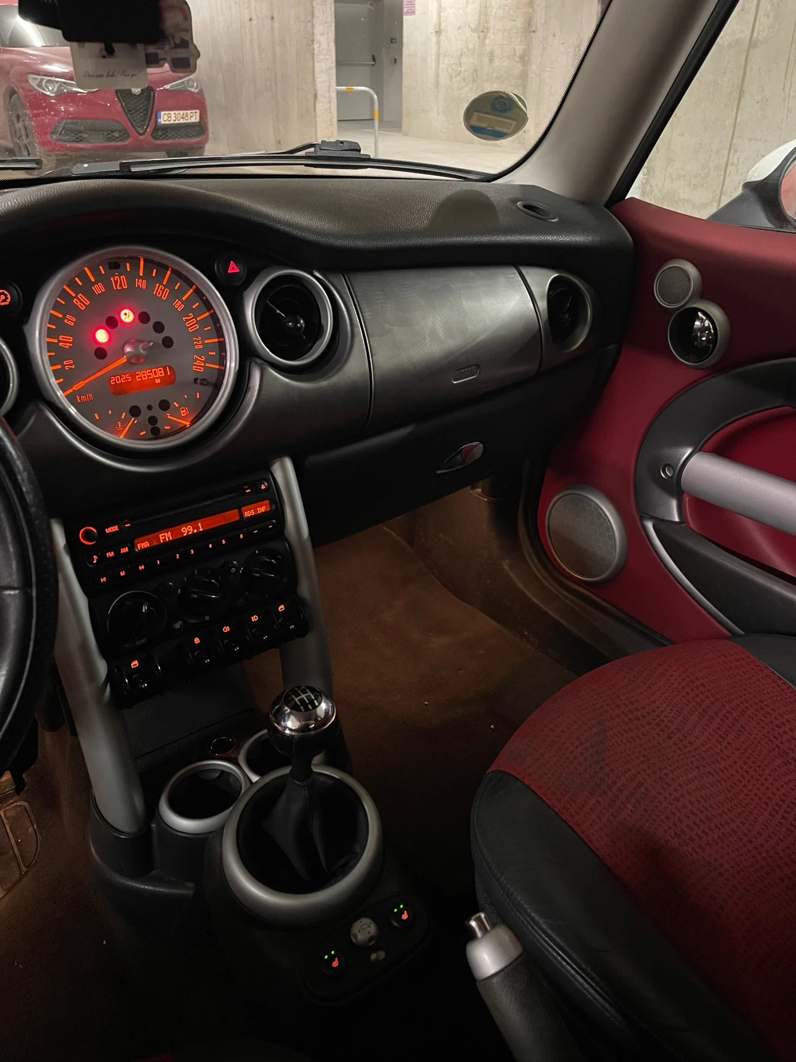 Mini Cooper Газ / Подгрев / Регистрация / Климатик - изображение 10