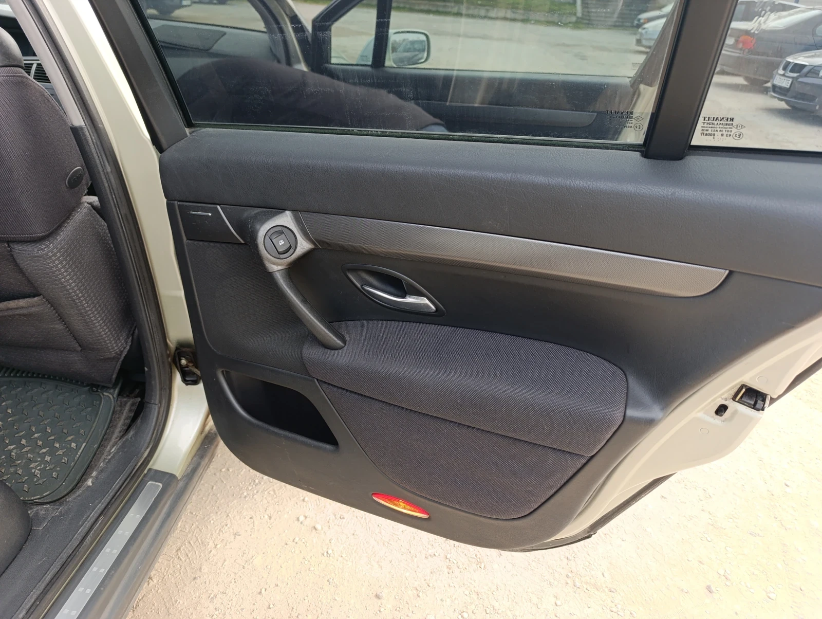 Renault Vel satis 2.0T, снимка 14 - Автомобили и джипове - 53732910