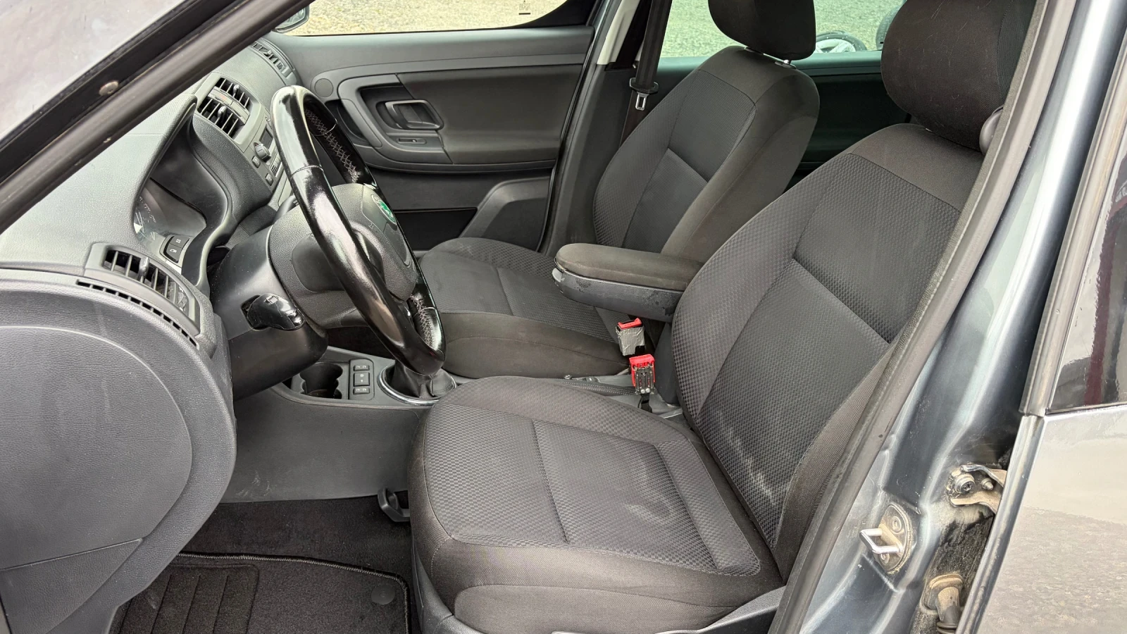 Skoda Roomster 1.6TDI* 90HP* FACELIFT, снимка 8 - Автомобили и джипове - 54045806