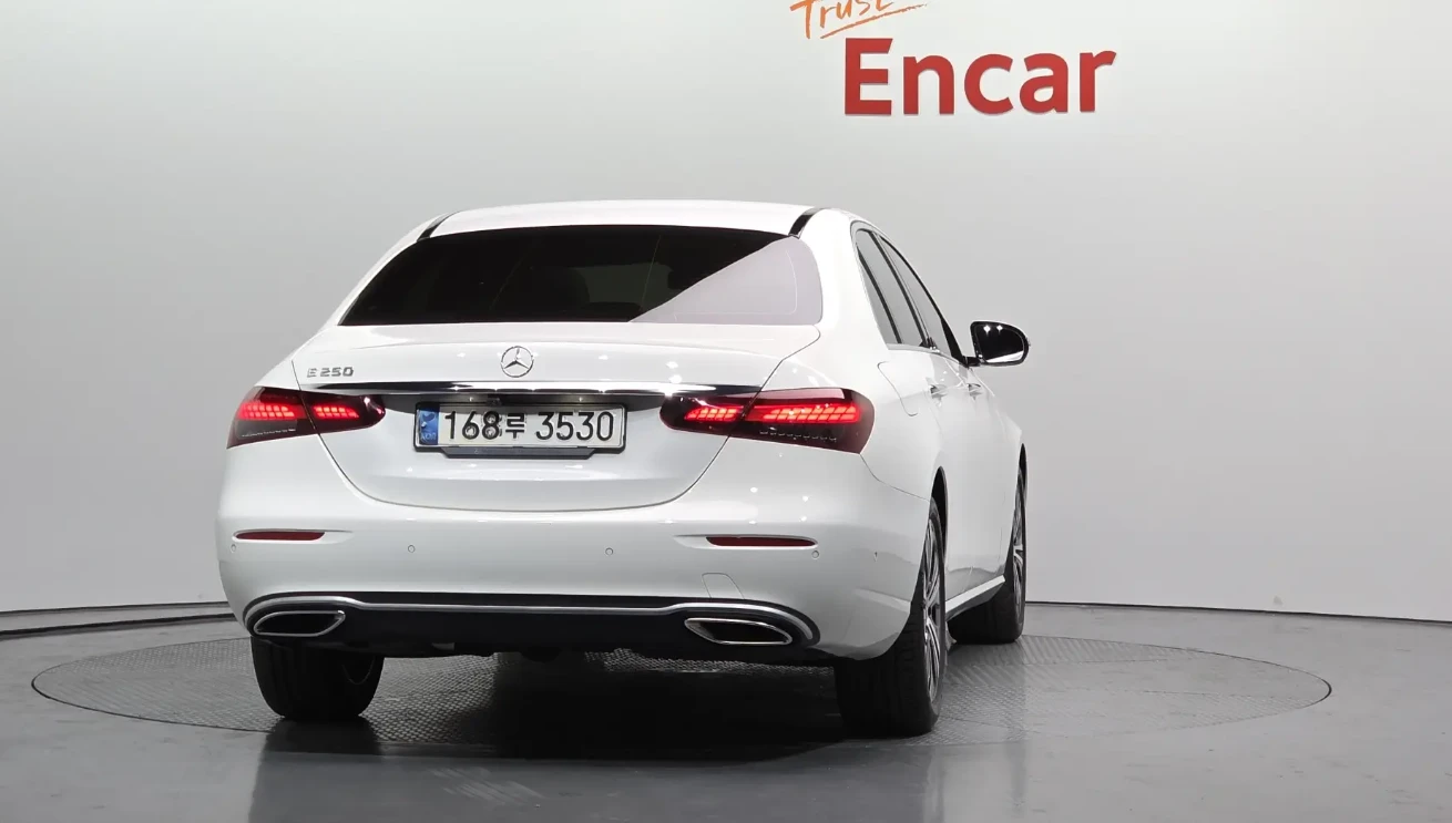 Mercedes-Benz E 250 AVANTGARDE, снимка 2 - Автомобили и джипове - 54328027