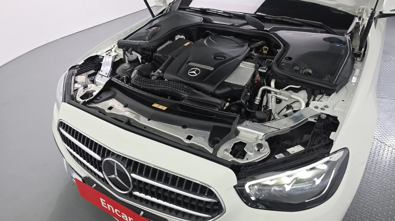 Mercedes-Benz E 250 AVANTGARDE, снимка 5 - Автомобили и джипове - 54328027