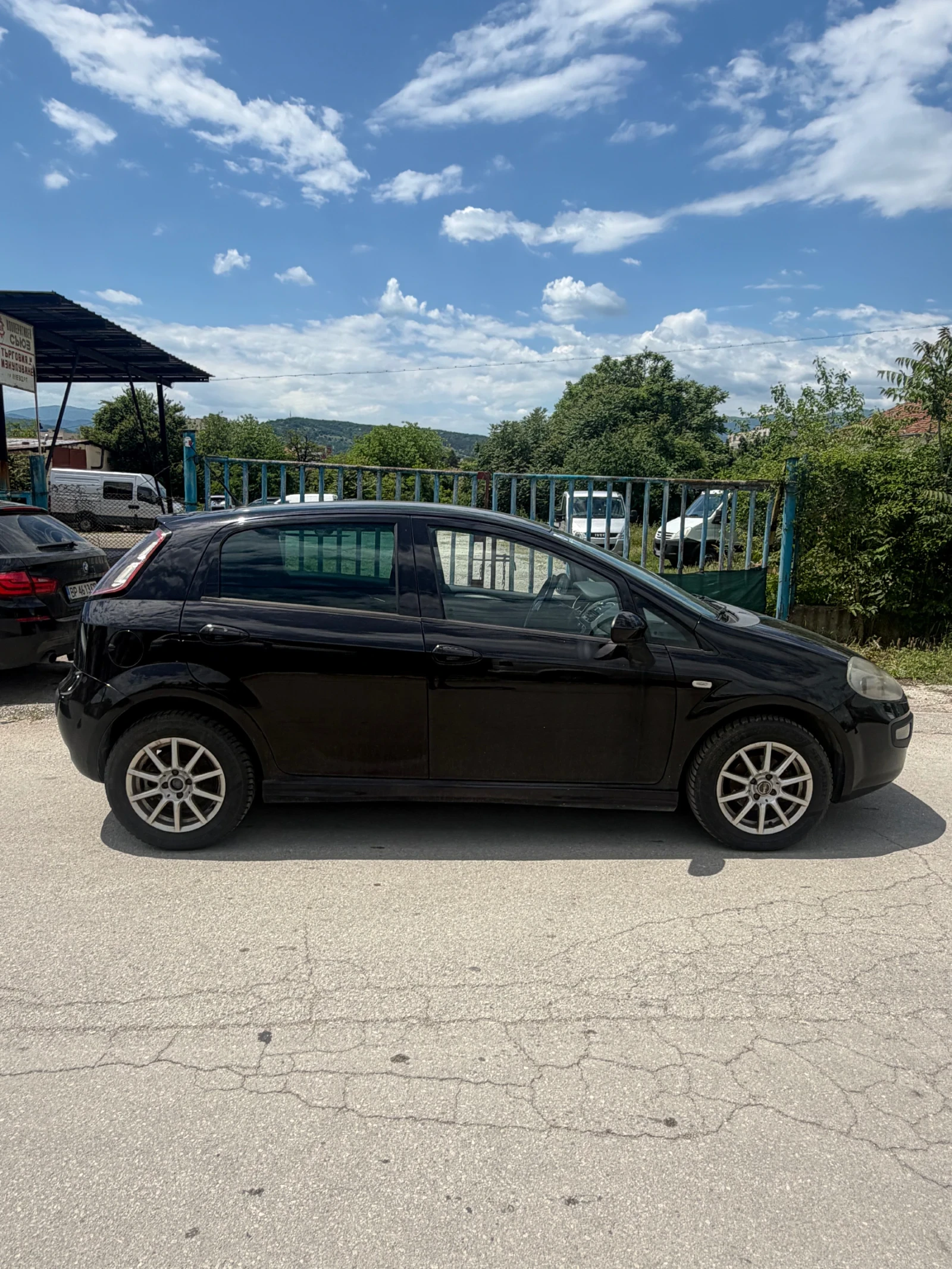 Fiat Punto 1.4i EVO klima 105кс, снимка 3 - Автомобили и джипове - 54726958