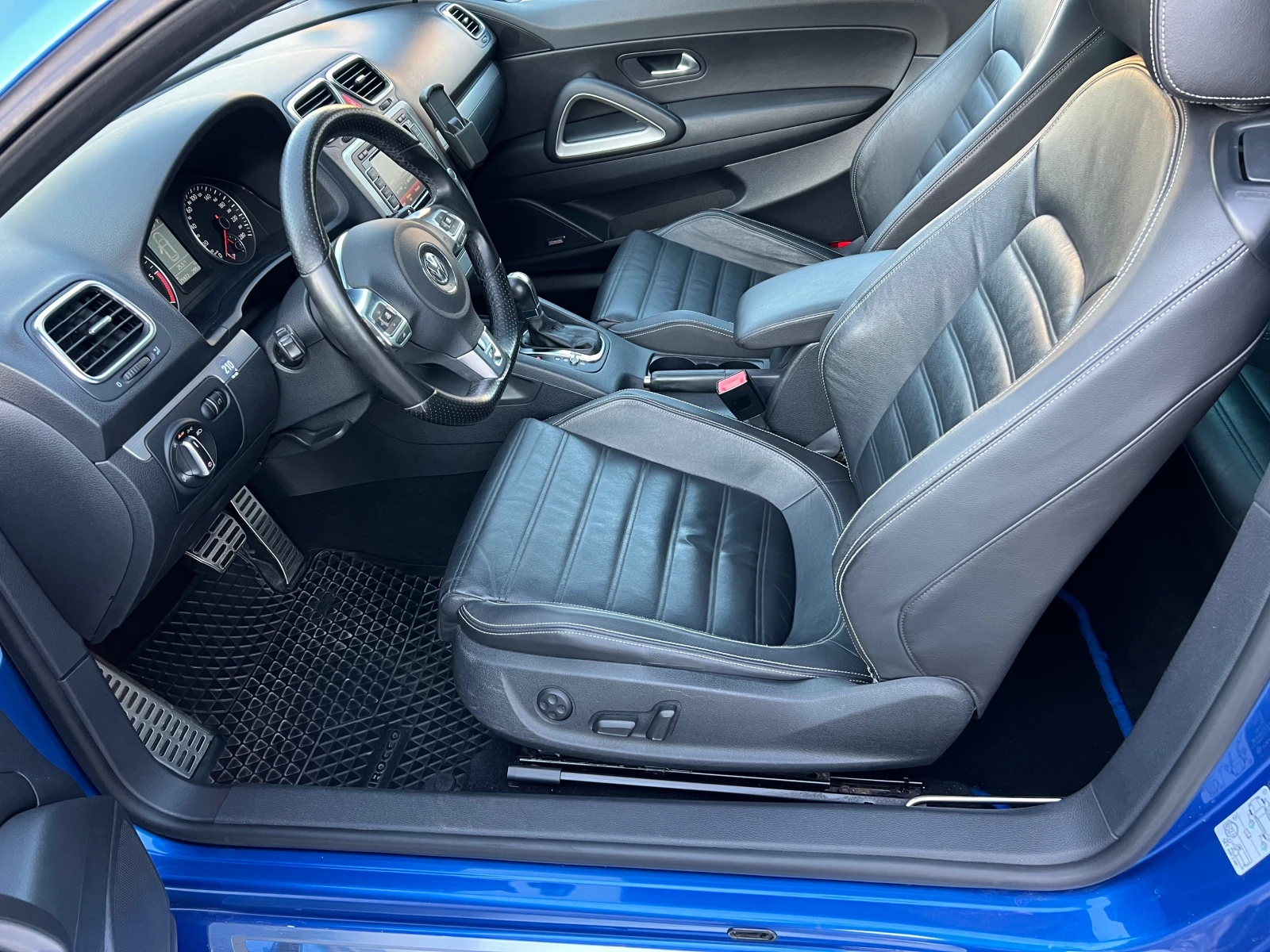 VW Scirocco 2.0 TDI R-Line, снимка 10 - Автомобили и джипове - 55159723