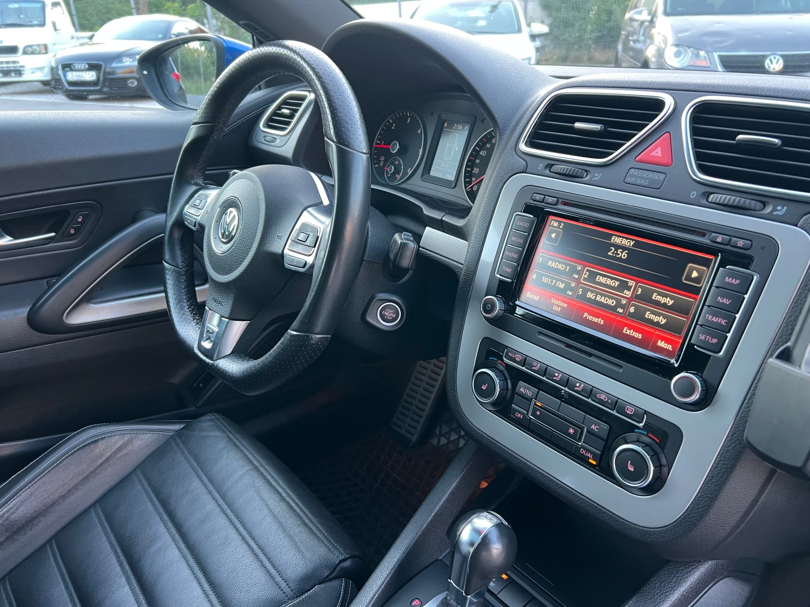 VW Scirocco 2.0 TDI R-Line, снимка 13 - Автомобили и джипове - 55159723