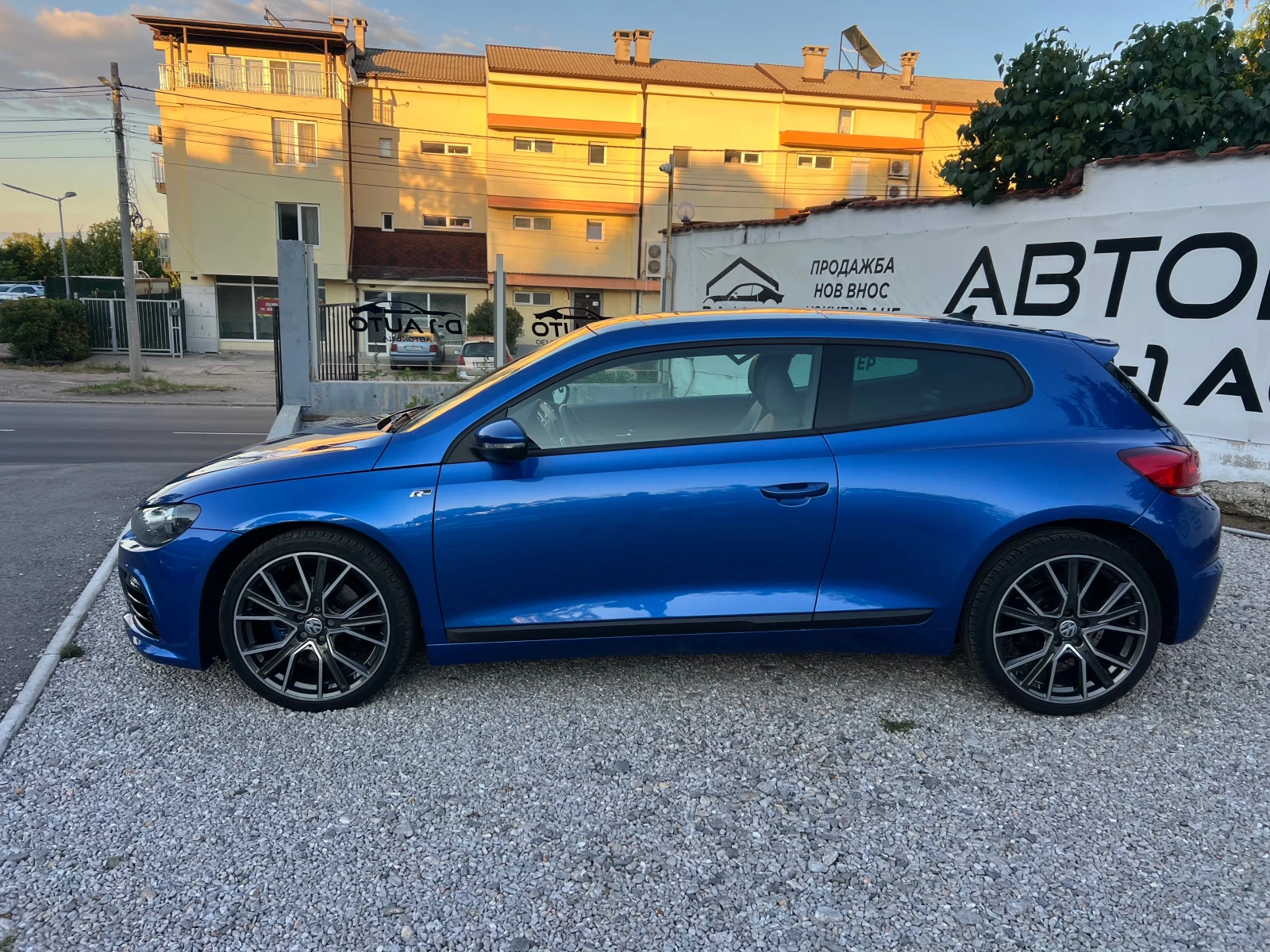 VW Scirocco 2.0 TDI R-Line, снимка 8 - Автомобили и джипове - 55159723