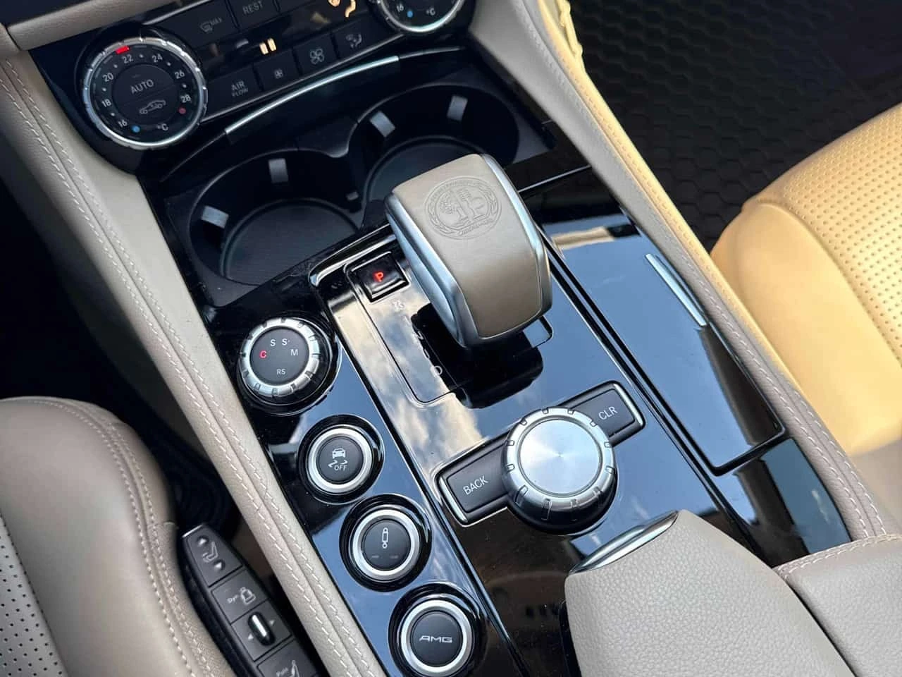 Mercedes-Benz CLS 63 AMG * CARFAX * ОПЦИЯ ЗА ФИНАНСИРАНЕ, снимка 13 - Автомобили и джипове - 56207846