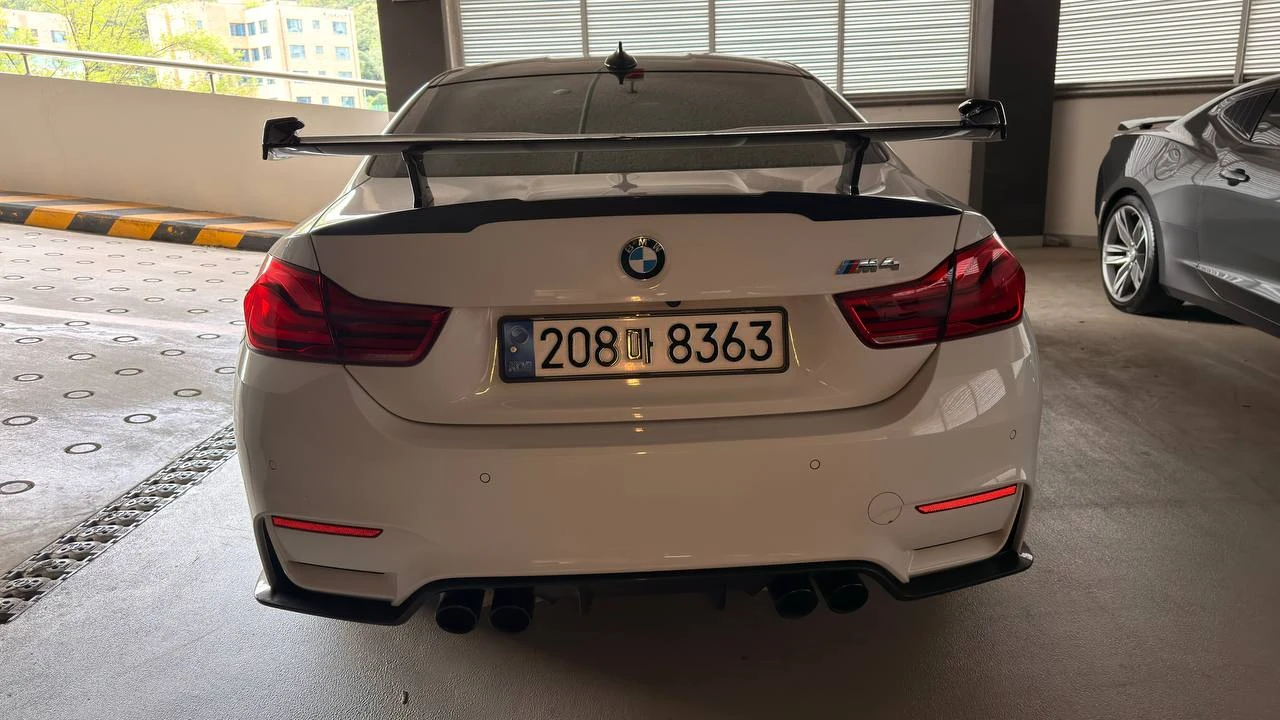 BMW M4 PERFORMANCE* POPCORN* 360* HUD* CARBON* HARMAN* КР, снимка 5 - Автомобили и джипове - 56326445