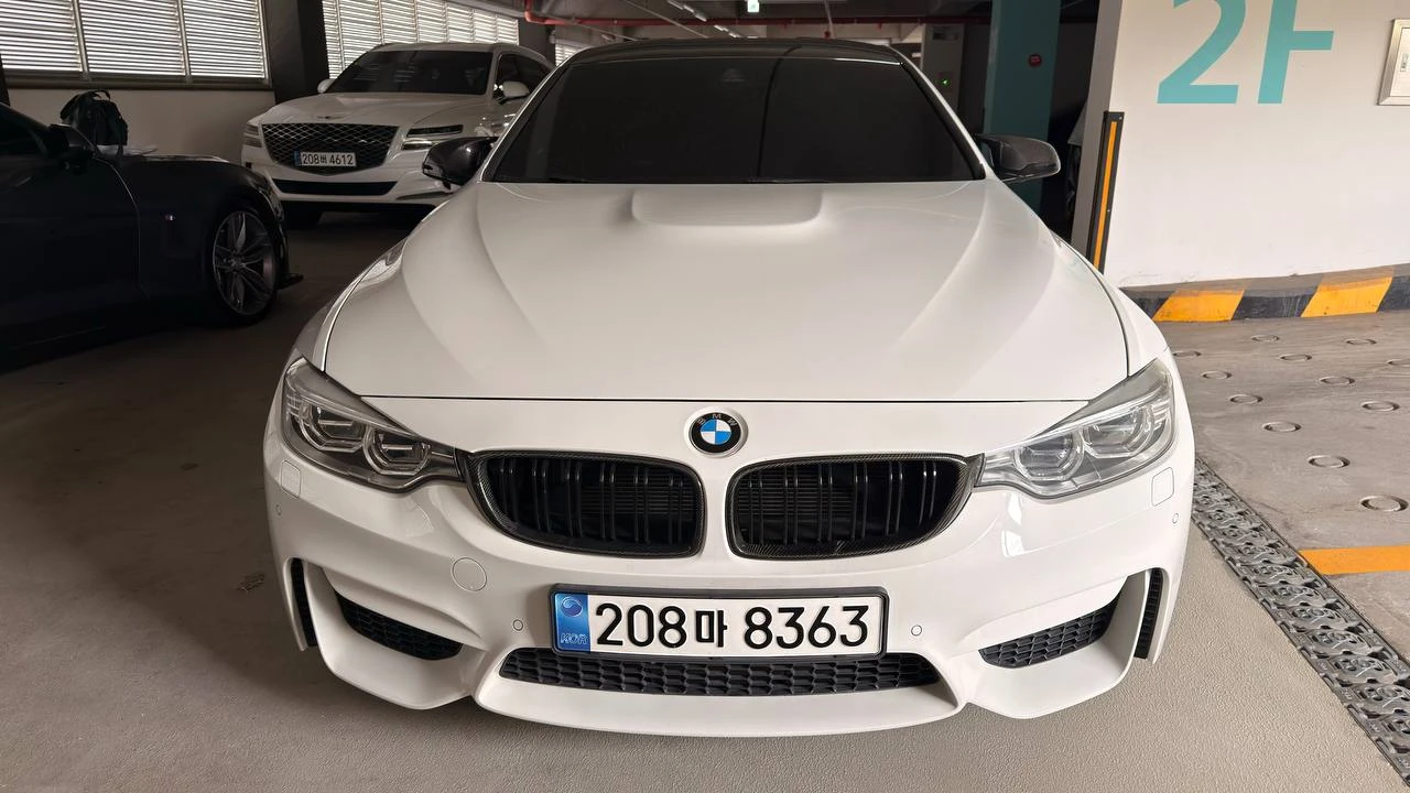 BMW M4 PERFORMANCE* POPCORN* 360* HUD* CARBON* HARMAN* КР