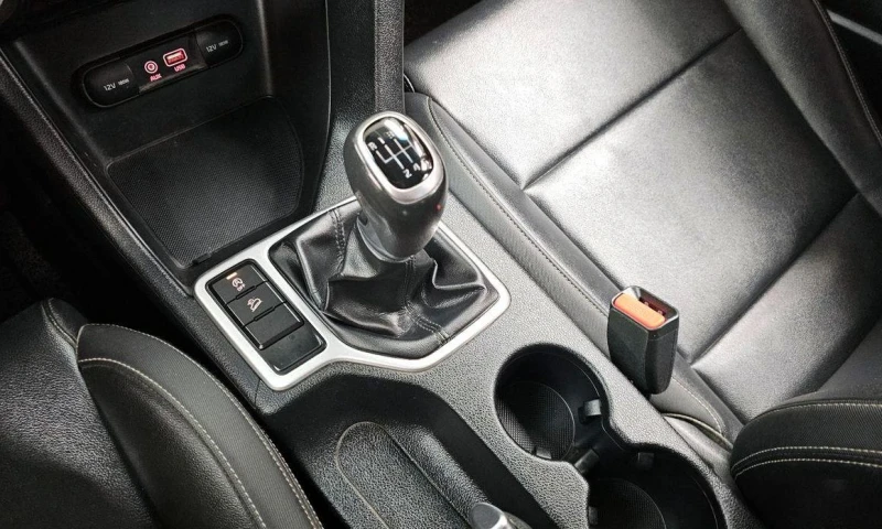 Kia Sportage Diesel 2wd Trendy  * НАЙ-ДОБРА ЦЕНА В БЪЛГАРИЯ* , снимка 9 - Автомобили и джипове - 52034835