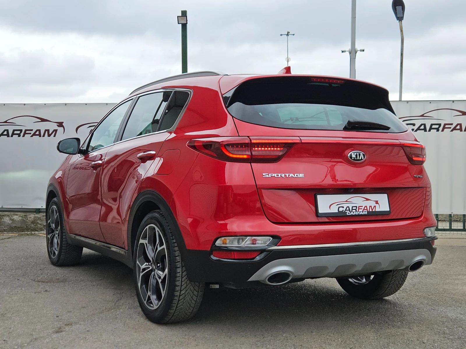 Kia Sportage 1.6CRDi/GT Line/Distronic/CARPLAY/Camera/KeyLess, снимка 5 - Автомобили и джипове - 53946701