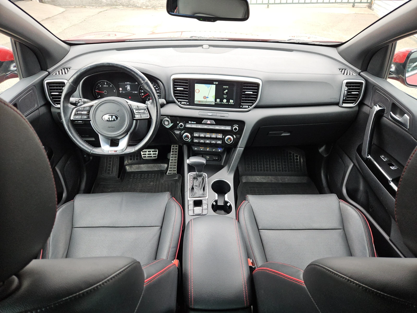 Kia Sportage 1.6CRDi/GT Line/Distronic/CARPLAY/Camera/KeyLess, снимка 10 - Автомобили и джипове - 53946701