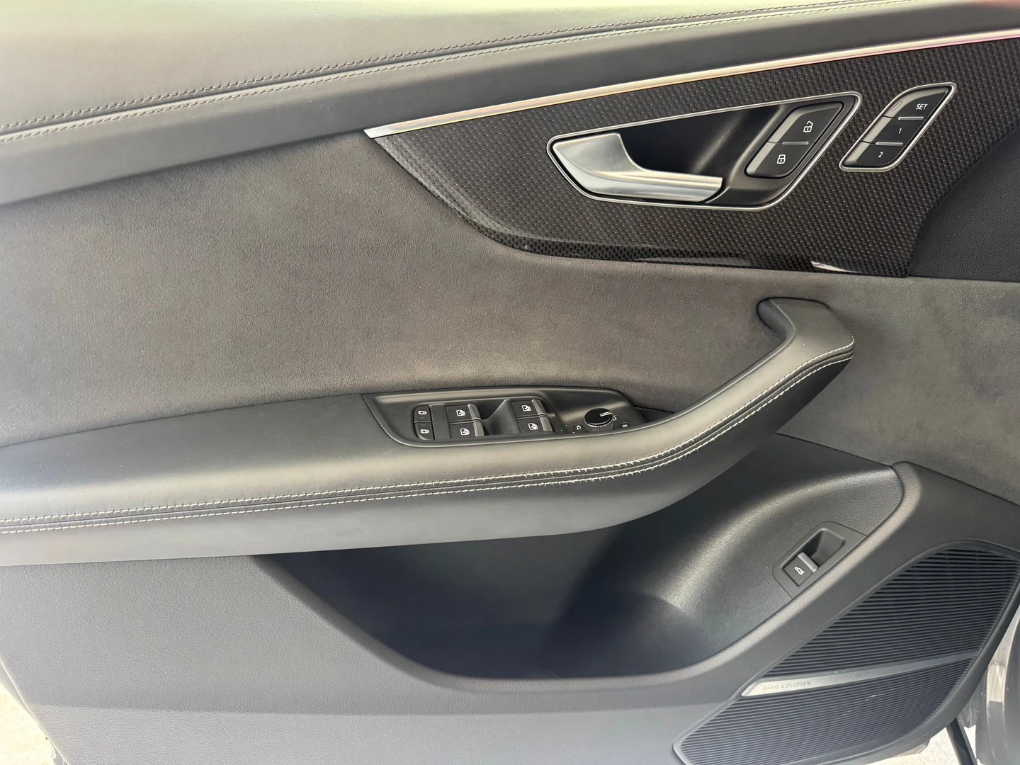 Audi SQ8, снимка 9 - Автомобили и джипове - 54765352