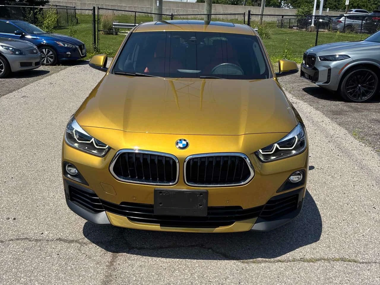 BMW X2 xDrive28i | CARFAX | БЕЗ ПЪРВОНАЧАЛНА ВНОСКА, снимка 2 - Автомобили и джипове - 55264663