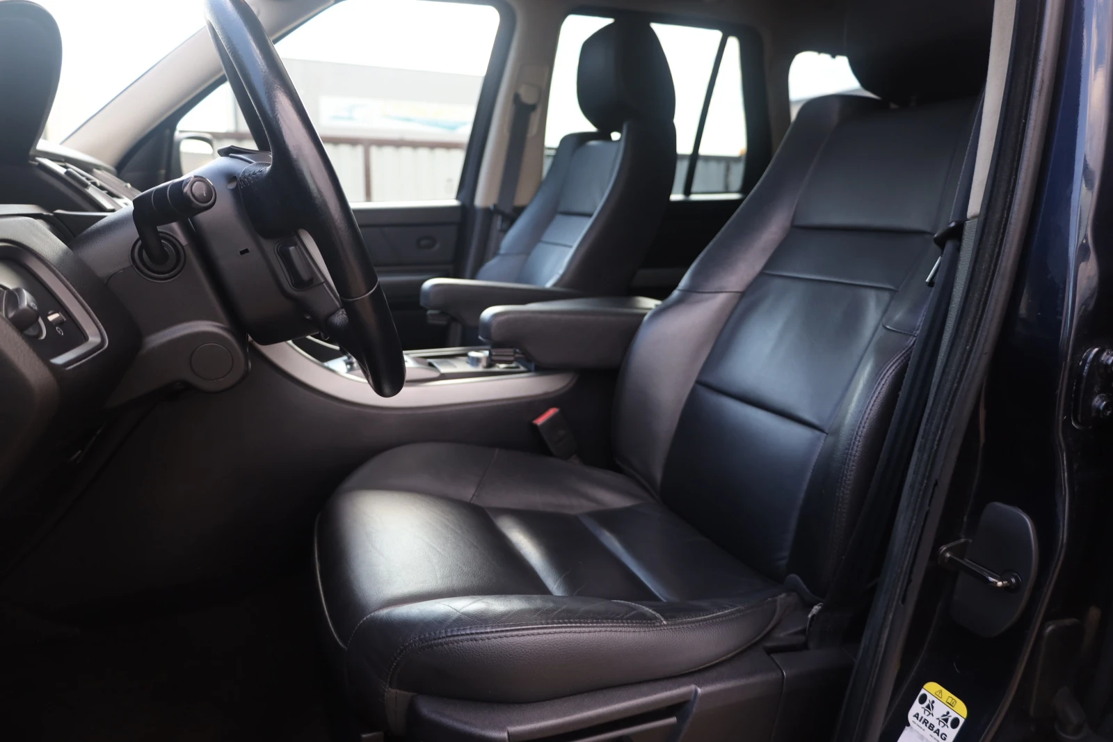 Land Rover Range Rover Sport 3.6 TD V8 SE AWD AIR KAM Leder Klima PDC #iCarbg, снимка 12 - Автомобили и джипове - 55735333