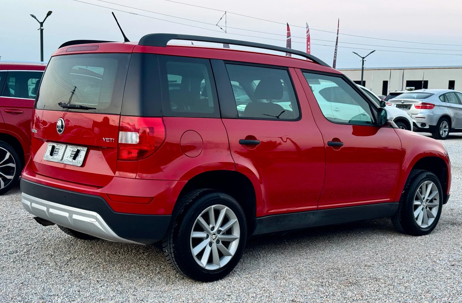 Skoda Yeti 1.6TDI DSG, снимка 6 - Автомобили и джипове - 55961732