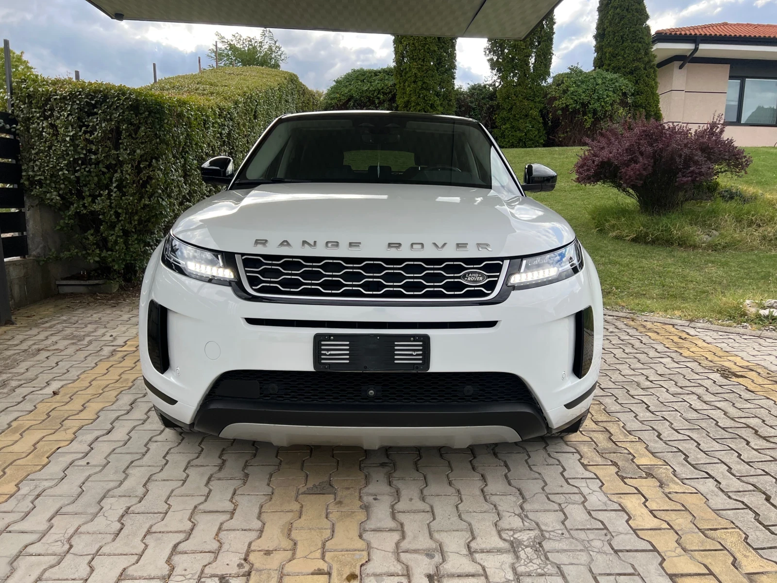 Land Rover Evoque 2.0D Plug in Hybrid AWD , снимка 2 - Автомобили и джипове - 56172610
