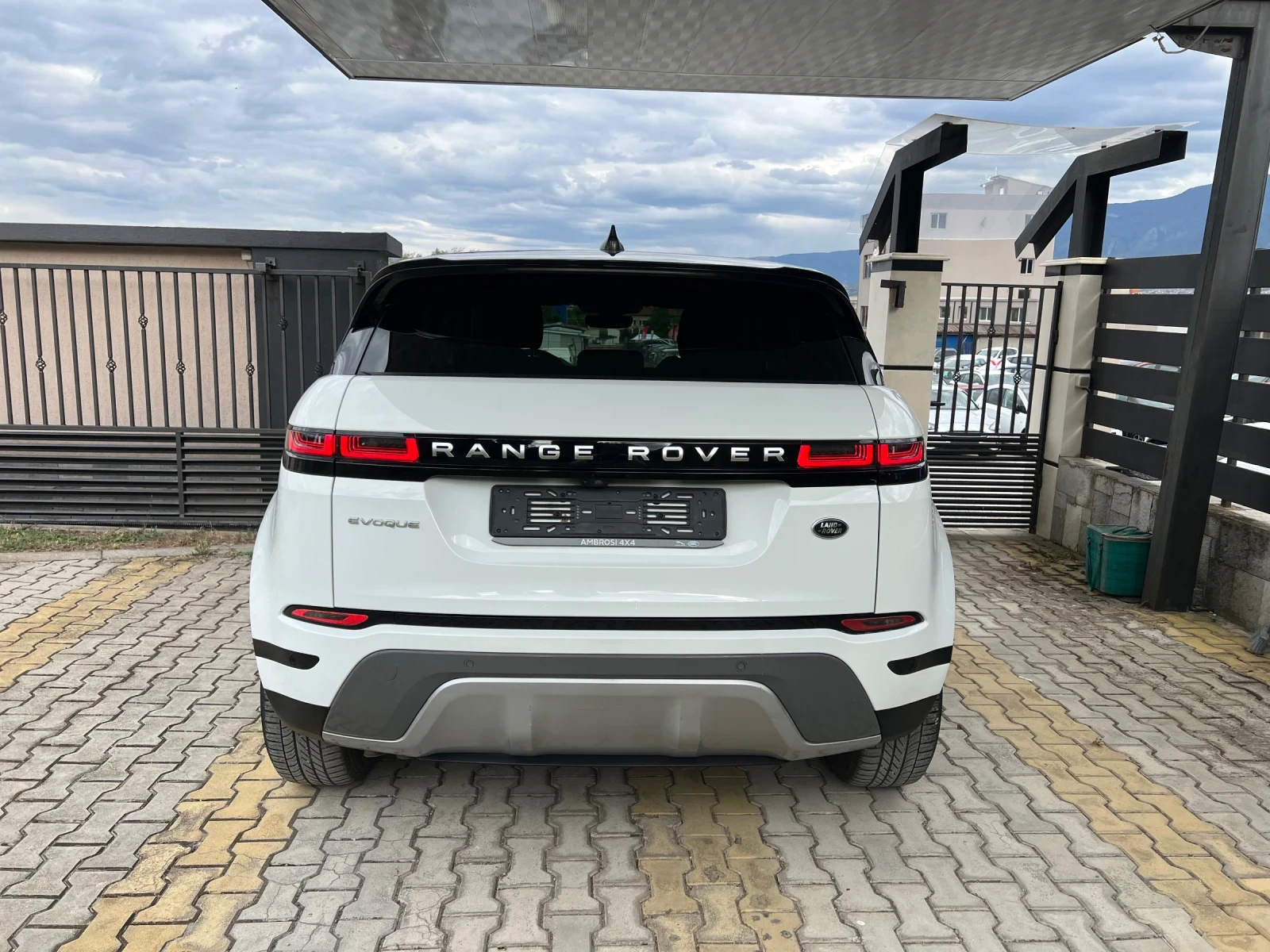 Land Rover Evoque 2.0D Plug in Hybrid AWD , снимка 5 - Автомобили и джипове - 56172610