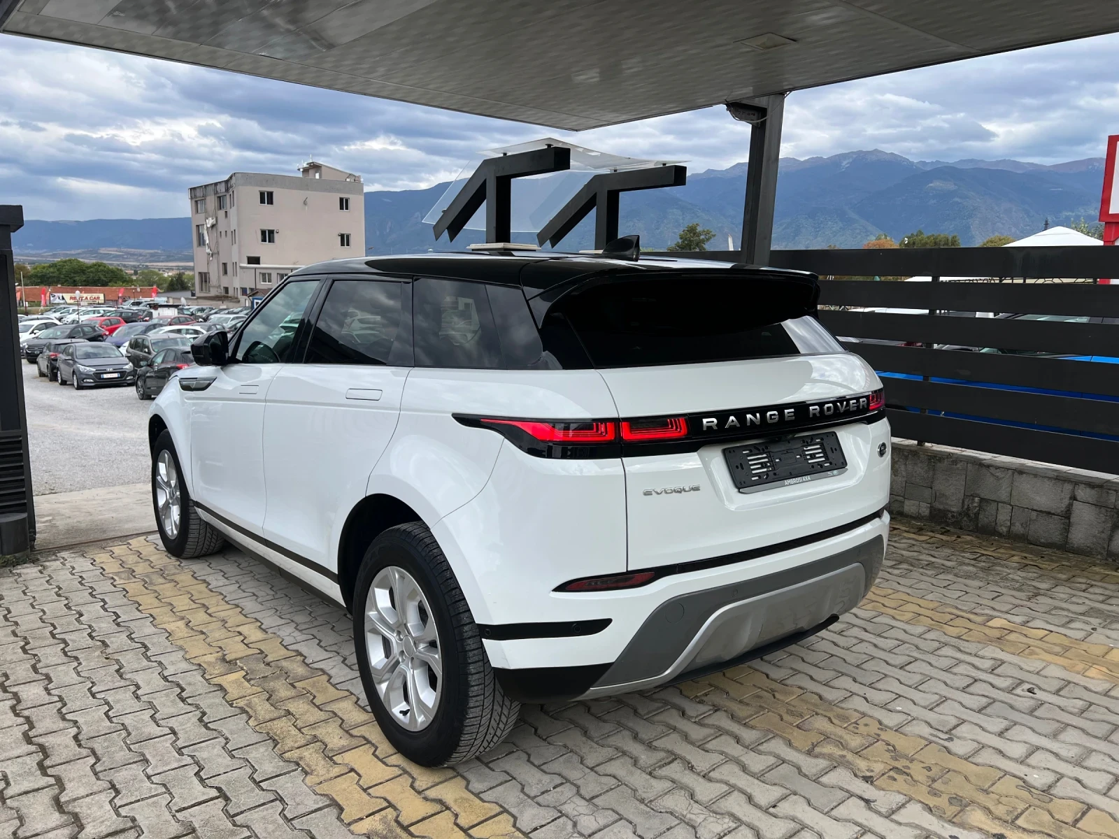 Land Rover Evoque 2.0D Plug in Hybrid AWD , снимка 6 - Автомобили и джипове - 56172610
