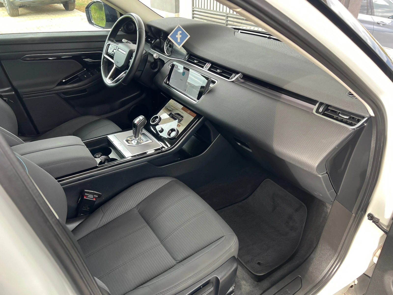 Land Rover Evoque 2.0D Plug in Hybrid AWD , снимка 12 - Автомобили и джипове - 56172610