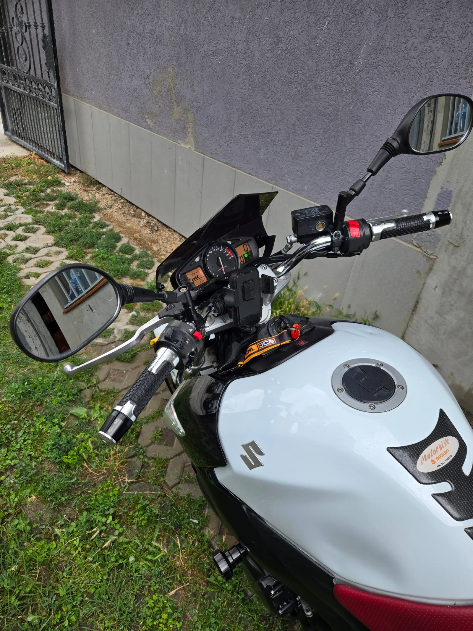 Suzuki Gsr 600