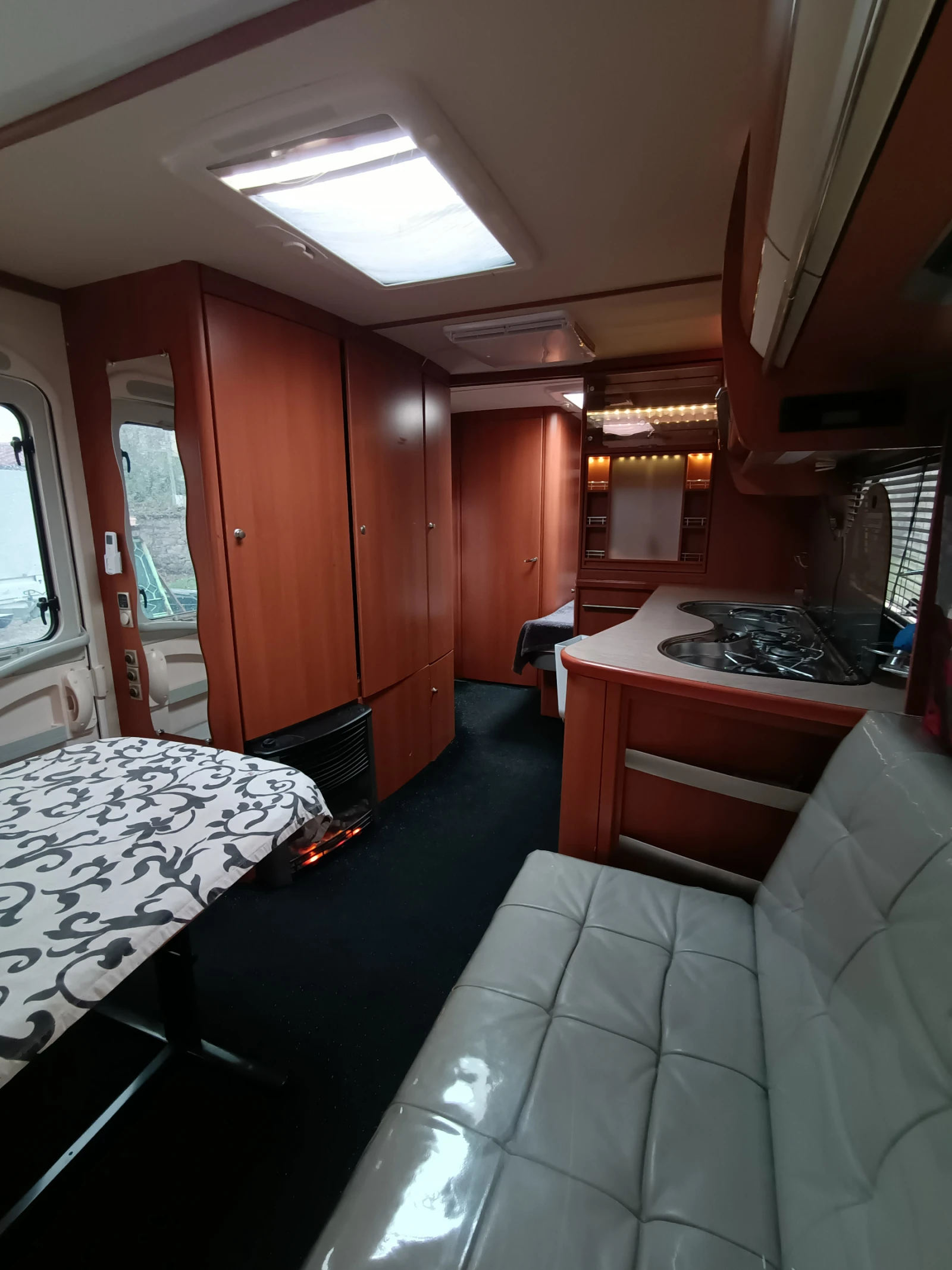 Каравана Fendt diamand, снимка 4 - Каравани и кемпери - 54270799