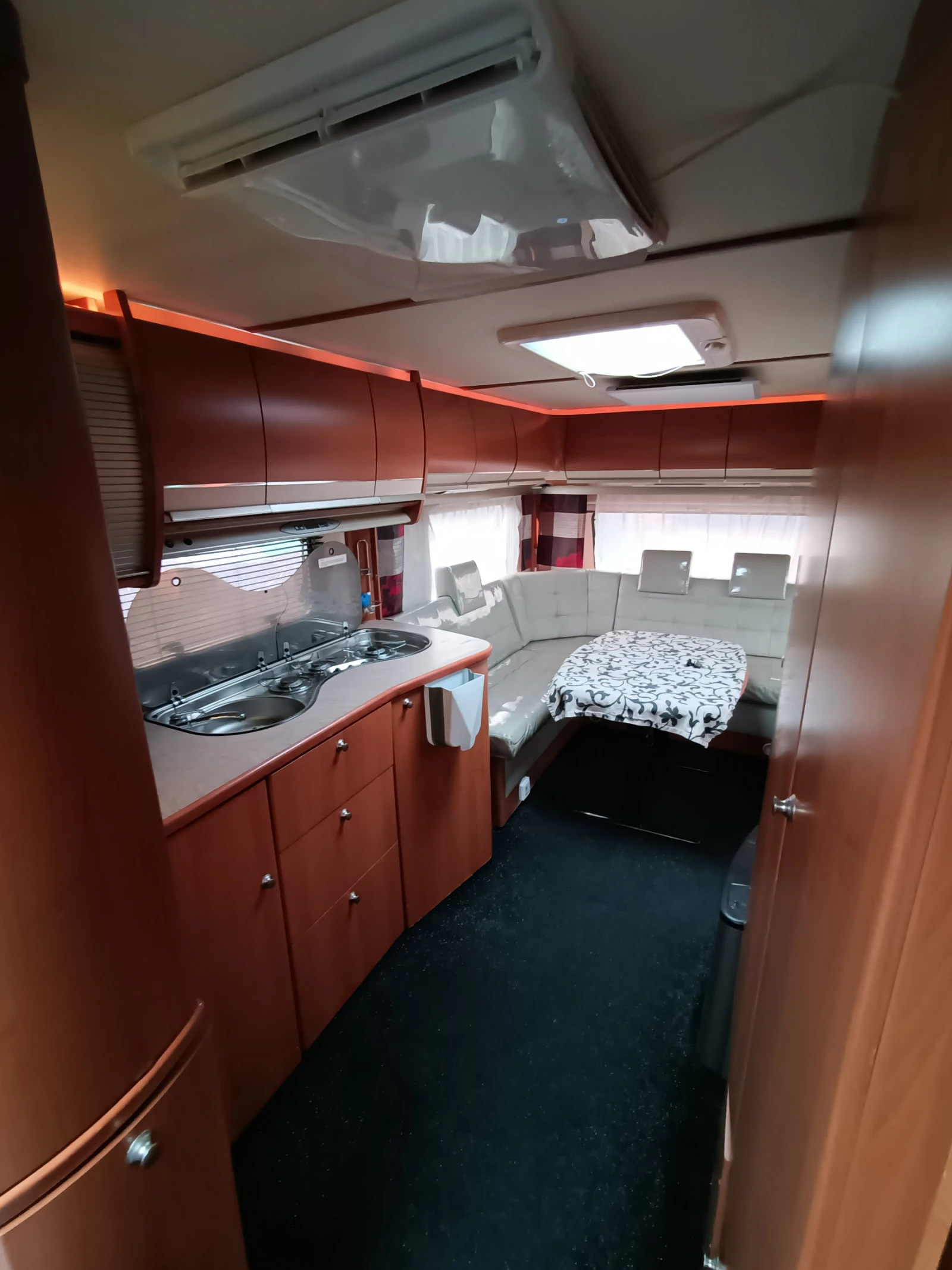 Каравана Fendt diamand, снимка 6 - Каравани и кемпери - 54270799