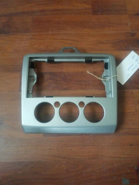 Централна конзола Форд Фокус 05г. (7)