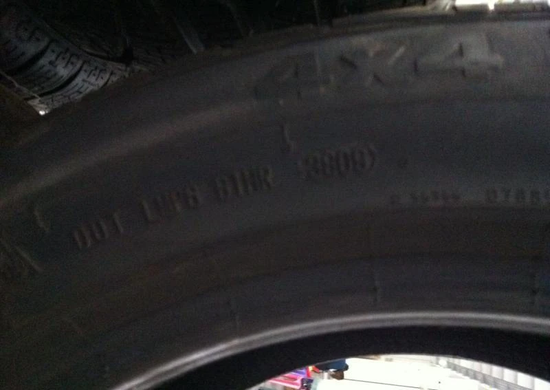 Гуми Зимни 255/50R19, снимка 4 - Гуми и джанти - 5259278